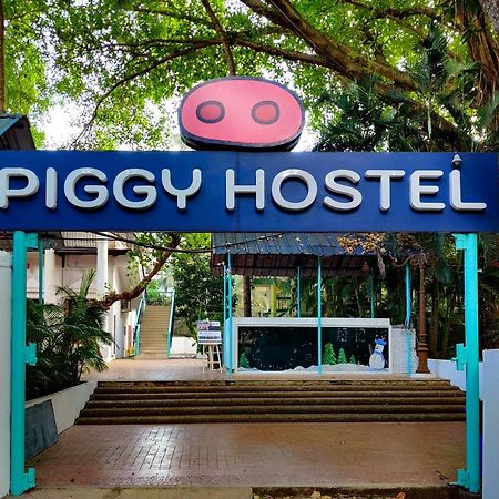 Piggy Calangute By Urban Nomads - Dorms & Pvt Rooms GOA Dış mekan fotoğraf