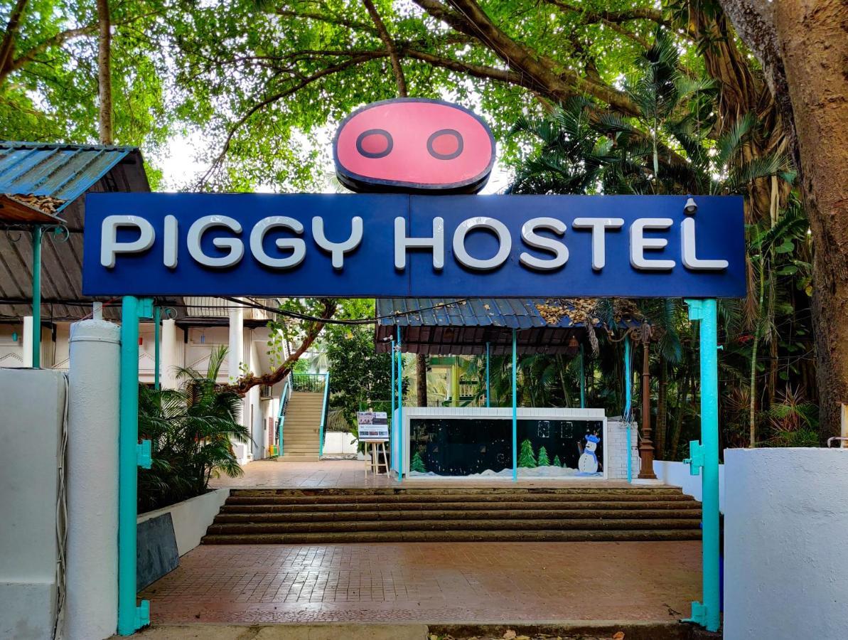 Piggy Calangute By Urban Nomads - Dorms & Pvt Rooms GOA Dış mekan fotoğraf
