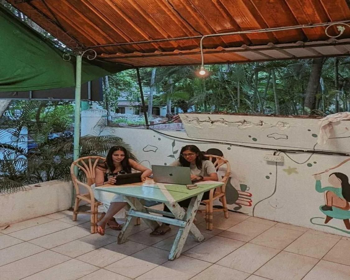 Piggy Calangute By Urban Nomads - Dorms & Pvt Rooms GOA Dış mekan fotoğraf