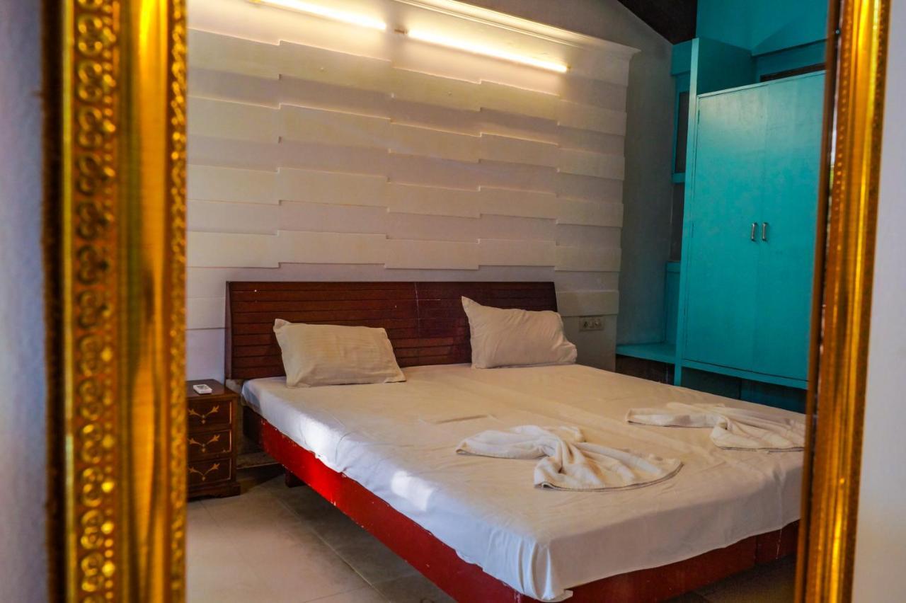 Piggy Calangute By Urban Nomads - Dorms & Pvt Rooms GOA Dış mekan fotoğraf